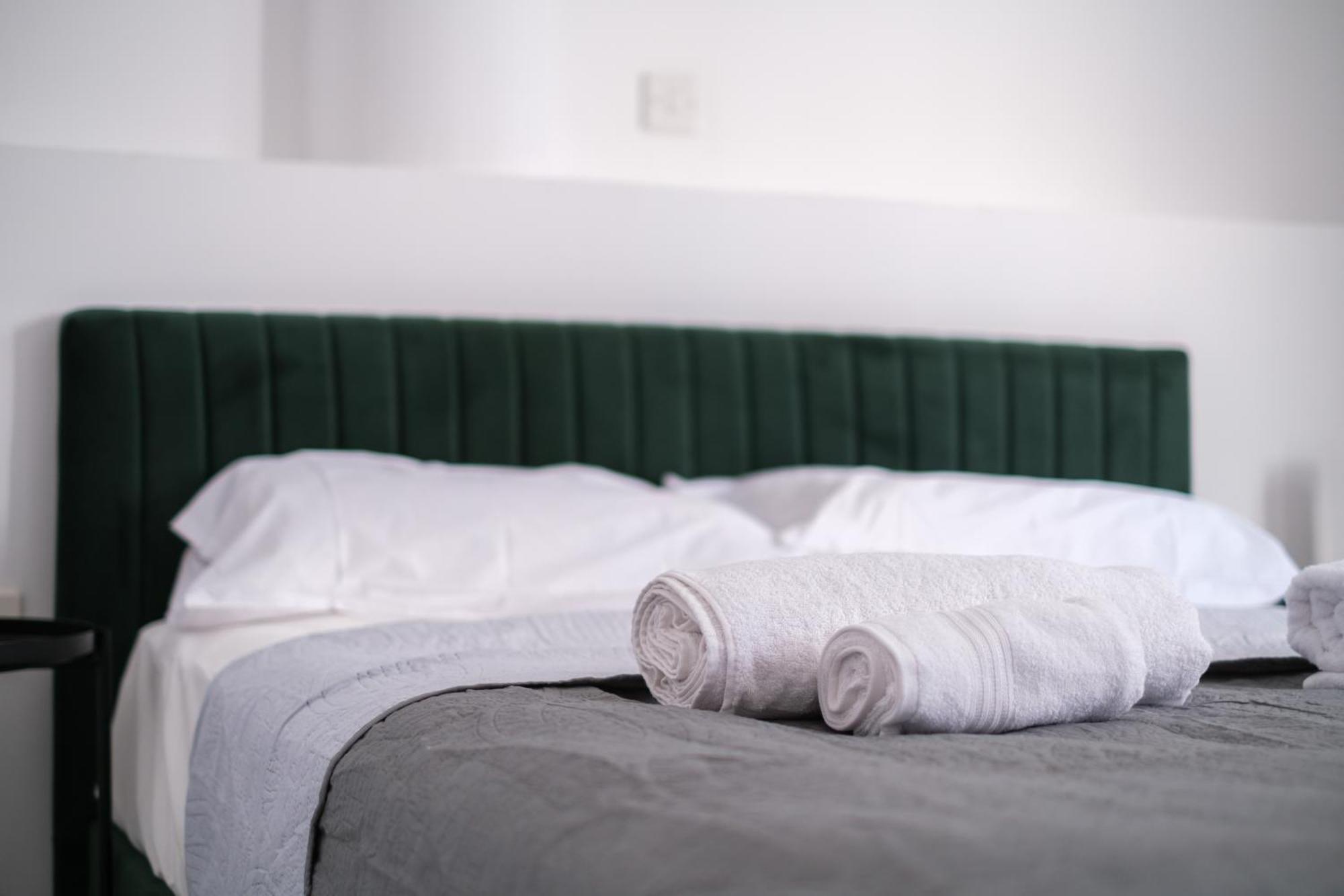 Royal Stay Luxury Homes Paphos Ngoại thất bức ảnh